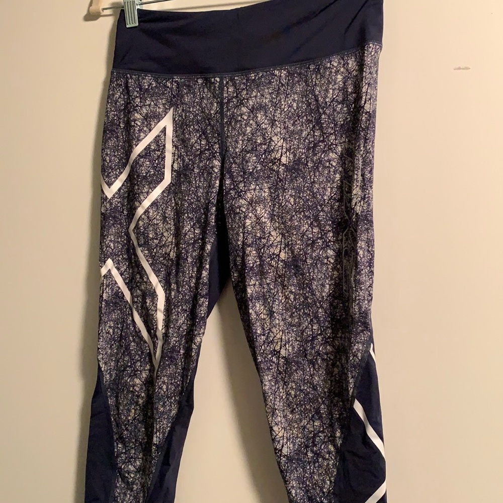 2xu compression crop